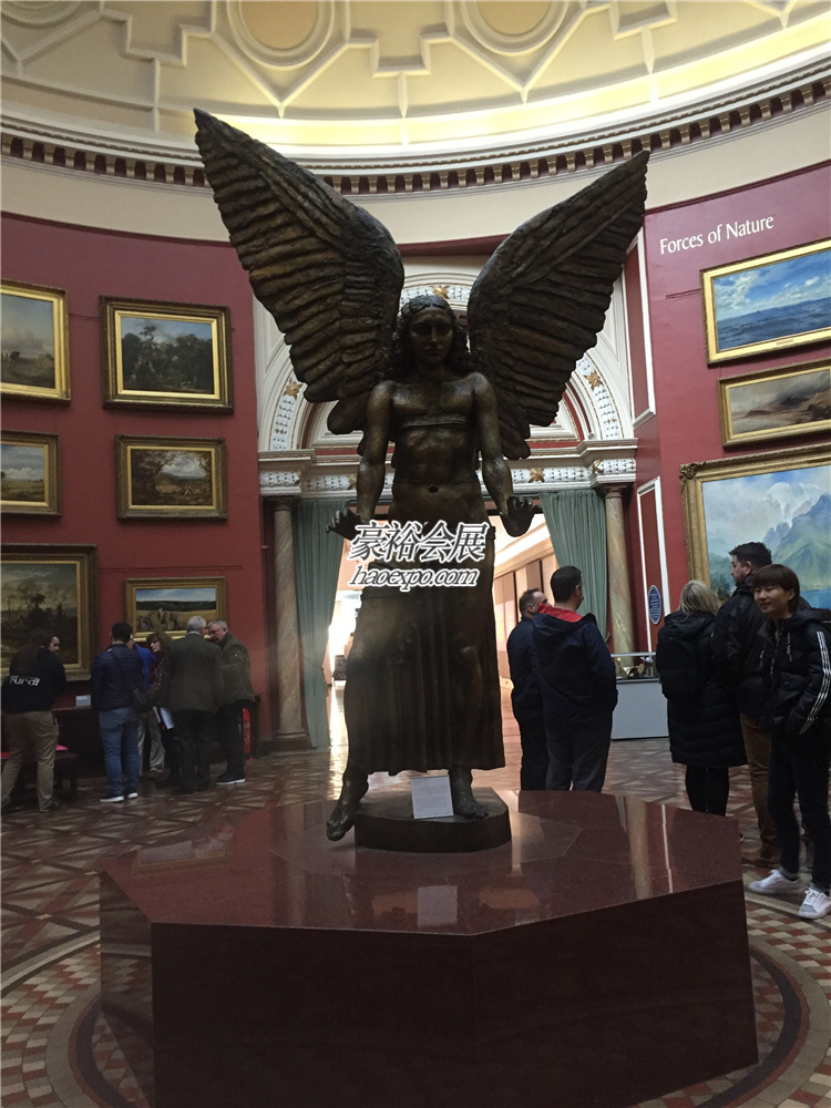 豪裕展團游覽伯明翰博物館