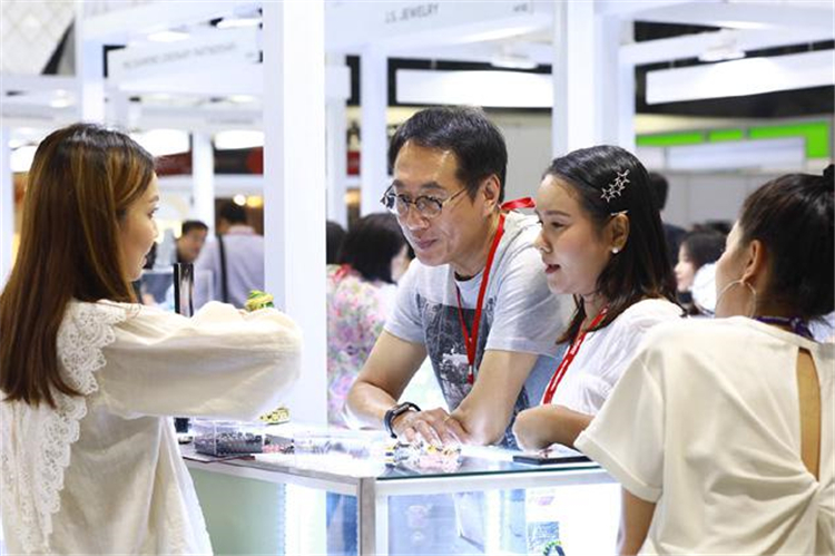泰國珠寶展設(shè)立中國展團(tuán)及展會(huì)現(xiàn)場(chǎng)